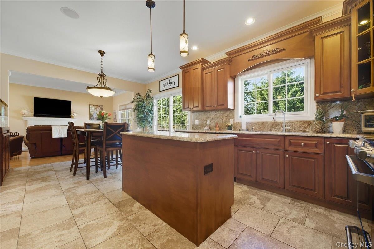 Dining room, Interior, Kitchen, Pendant Lights, Recessed Lighting