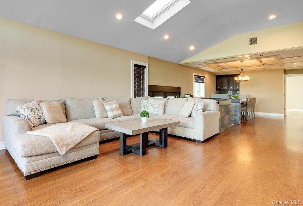 Dining room, Interior, Kitchen, Living room, Pendant Lights, Recessed Lighting, Wood Texture Flooring