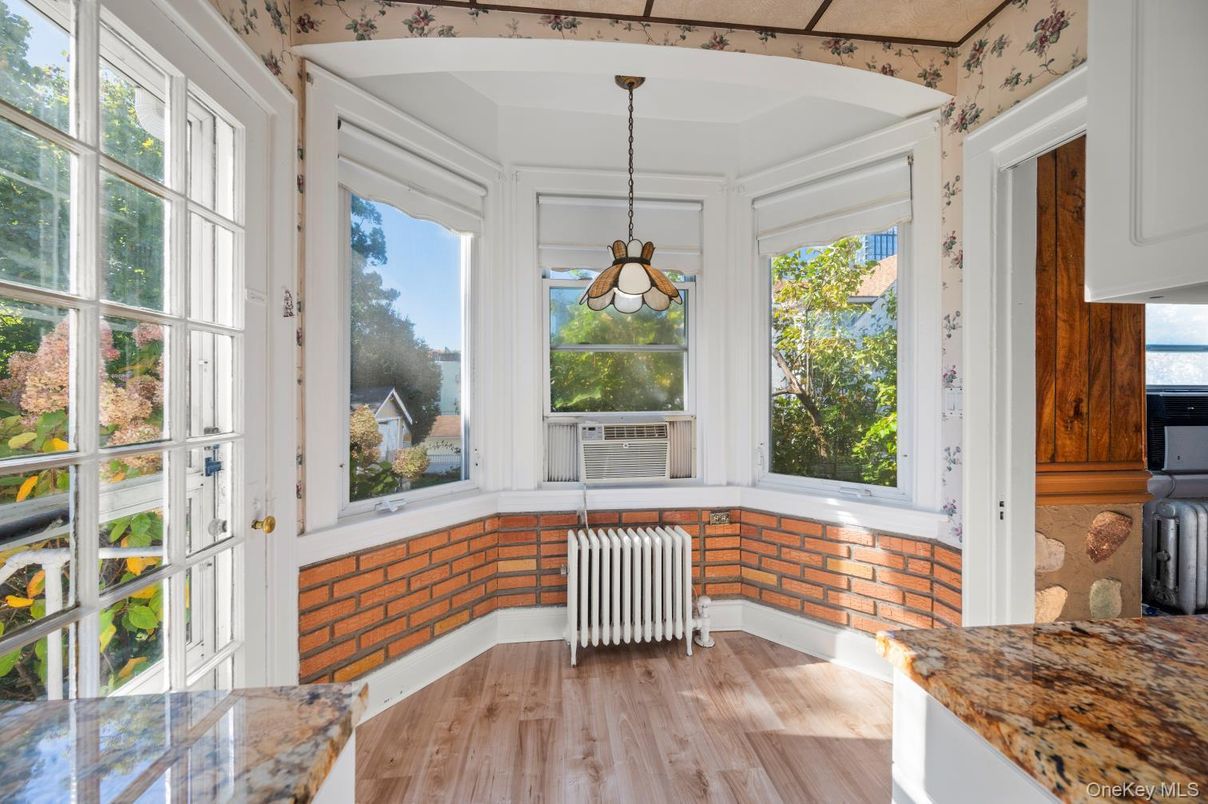 Interior, Pendant Lights, Wood Texture Flooring