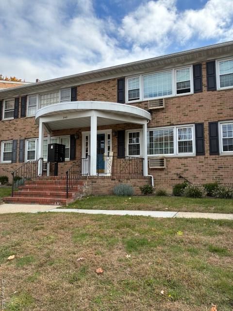 Exterior, Facade, Brick Facade, Rowhouse