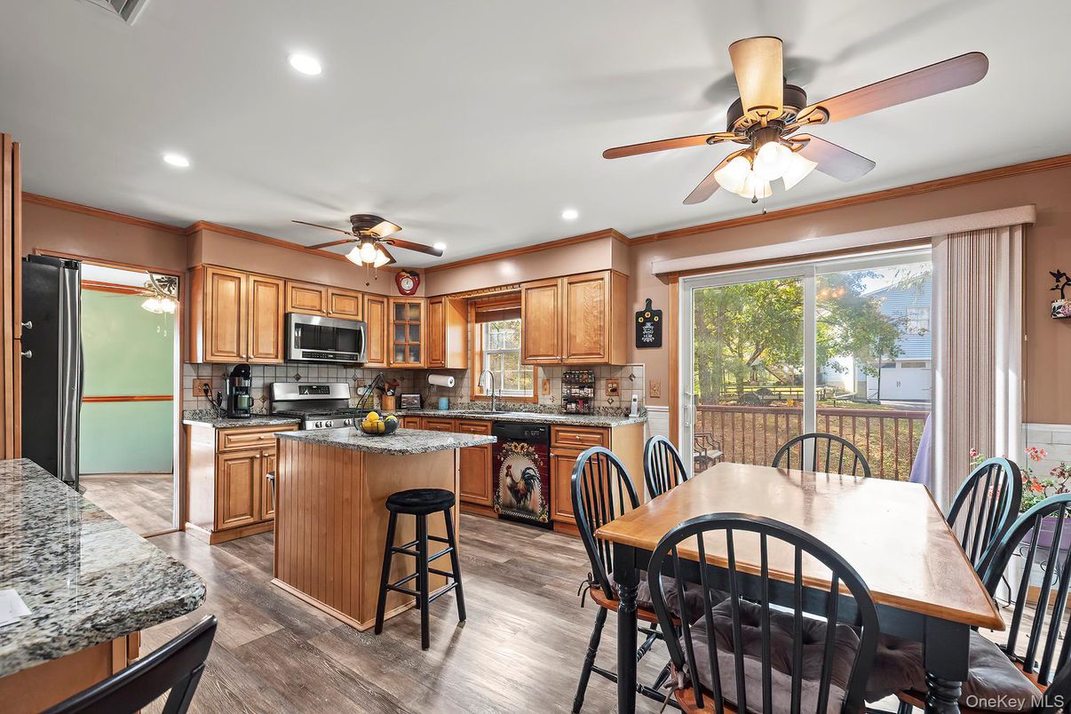 Dining room, Interior, Kitchen, Recessed Lighting, Wood Texture Flooring