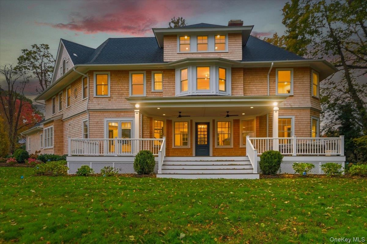 Exterior, Facade, Brick Facade, American Foursquare