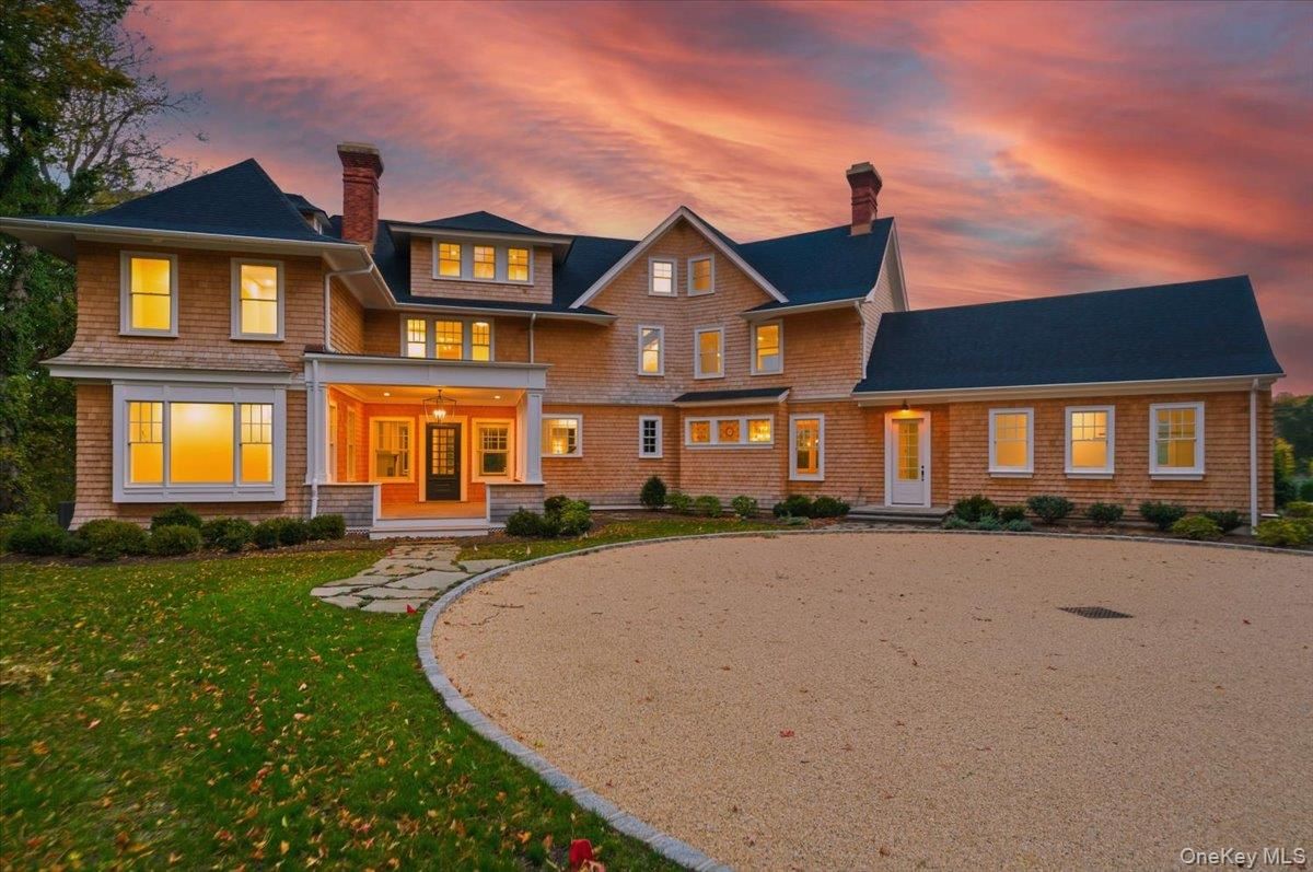 Exterior, Facade, Brick Traditional