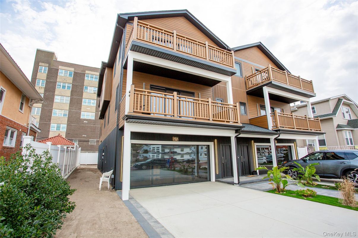 Exterior, Facade, Condo Building