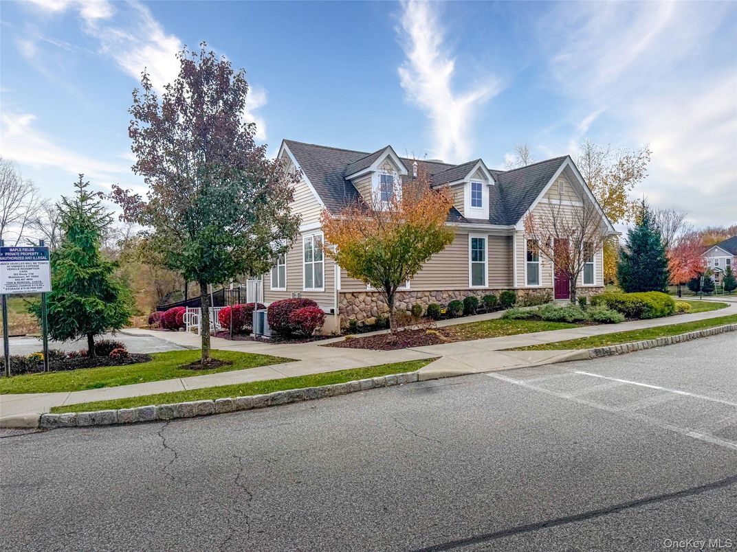 Exterior, Facade, Queen Anne Victorian