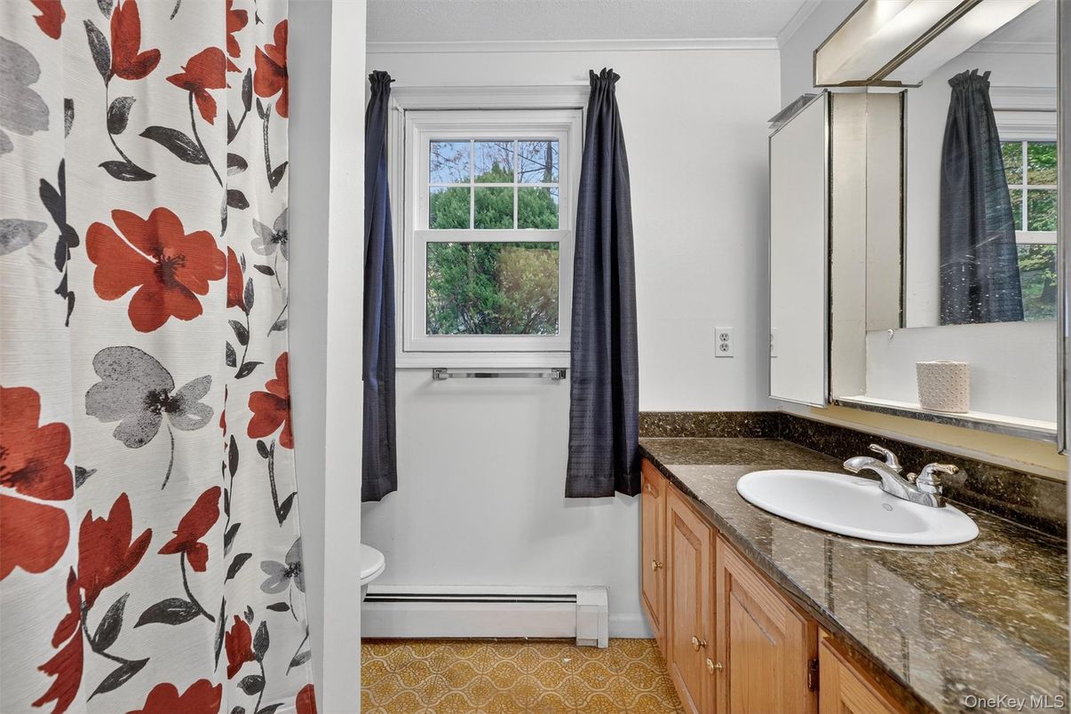 Bathroom, Interior, Tile Countertops