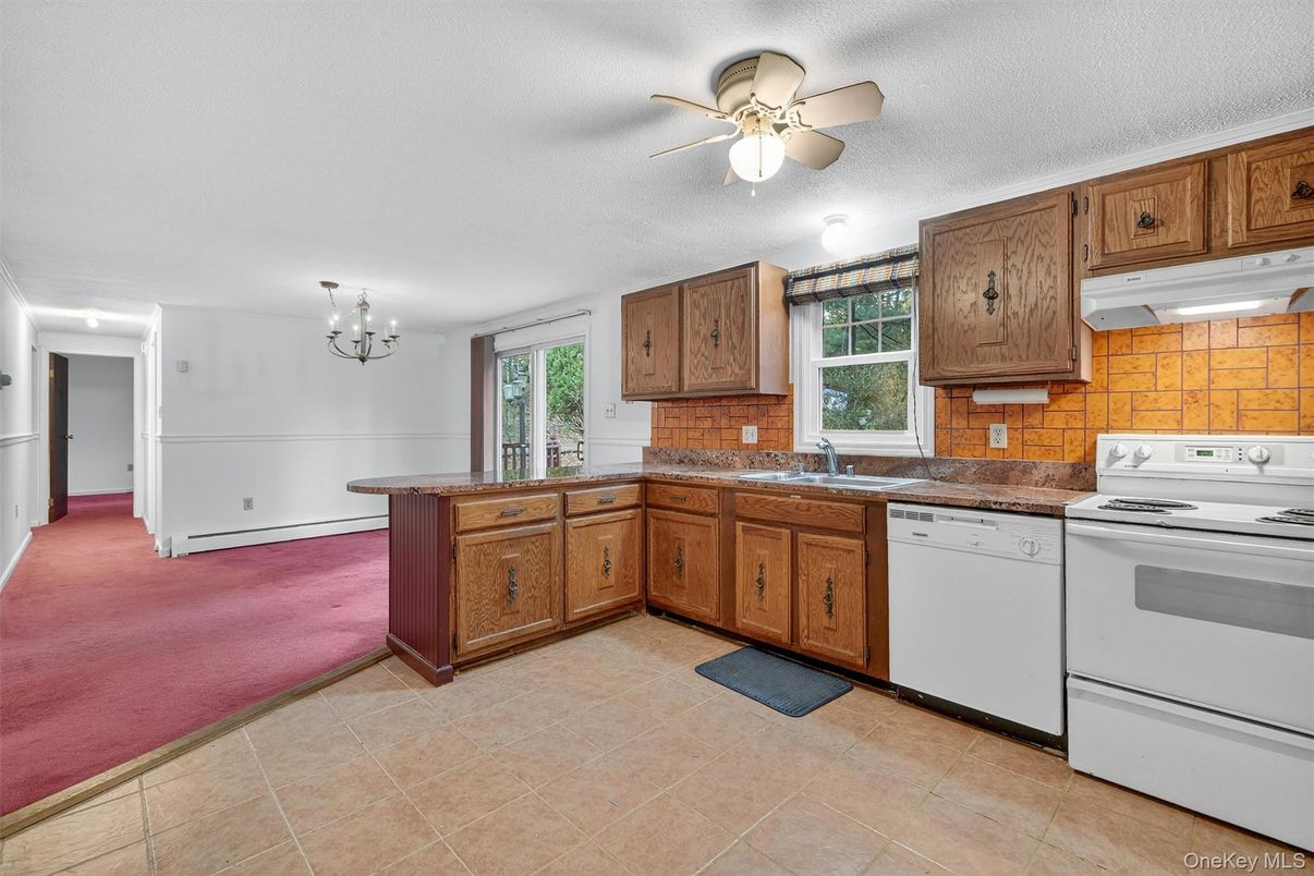Chandelier, Interior, Kitchen