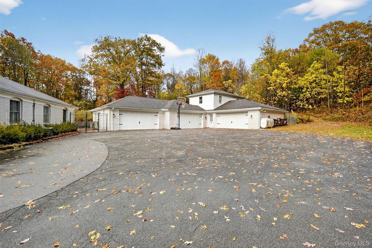Detached Garage, Exterior