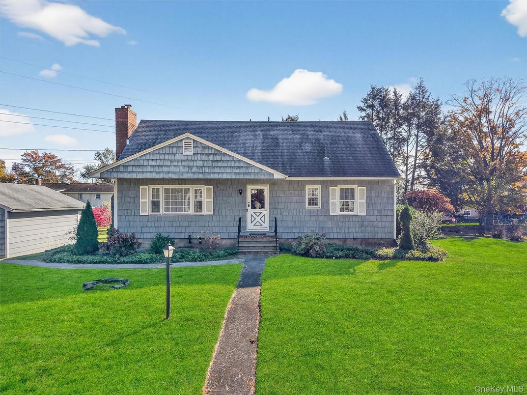 Backyard, Exterior, Facade, Cape Cod