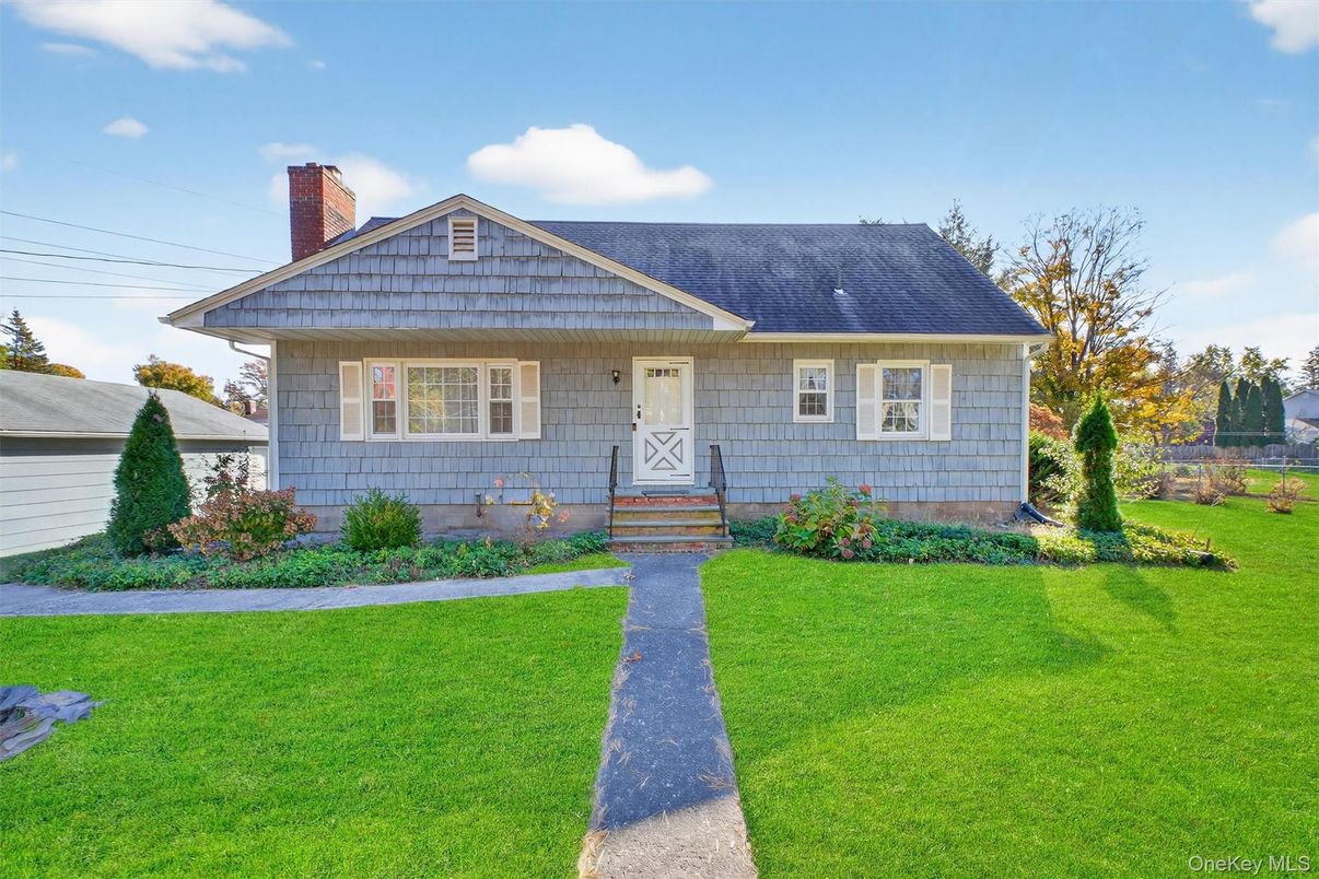 Backyard, Exterior, Facade, Cape Cod