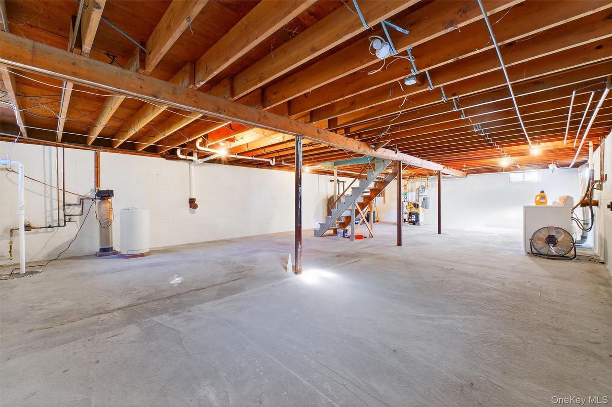Interior, Washer, Wooden Beams, Wooden Ceilings