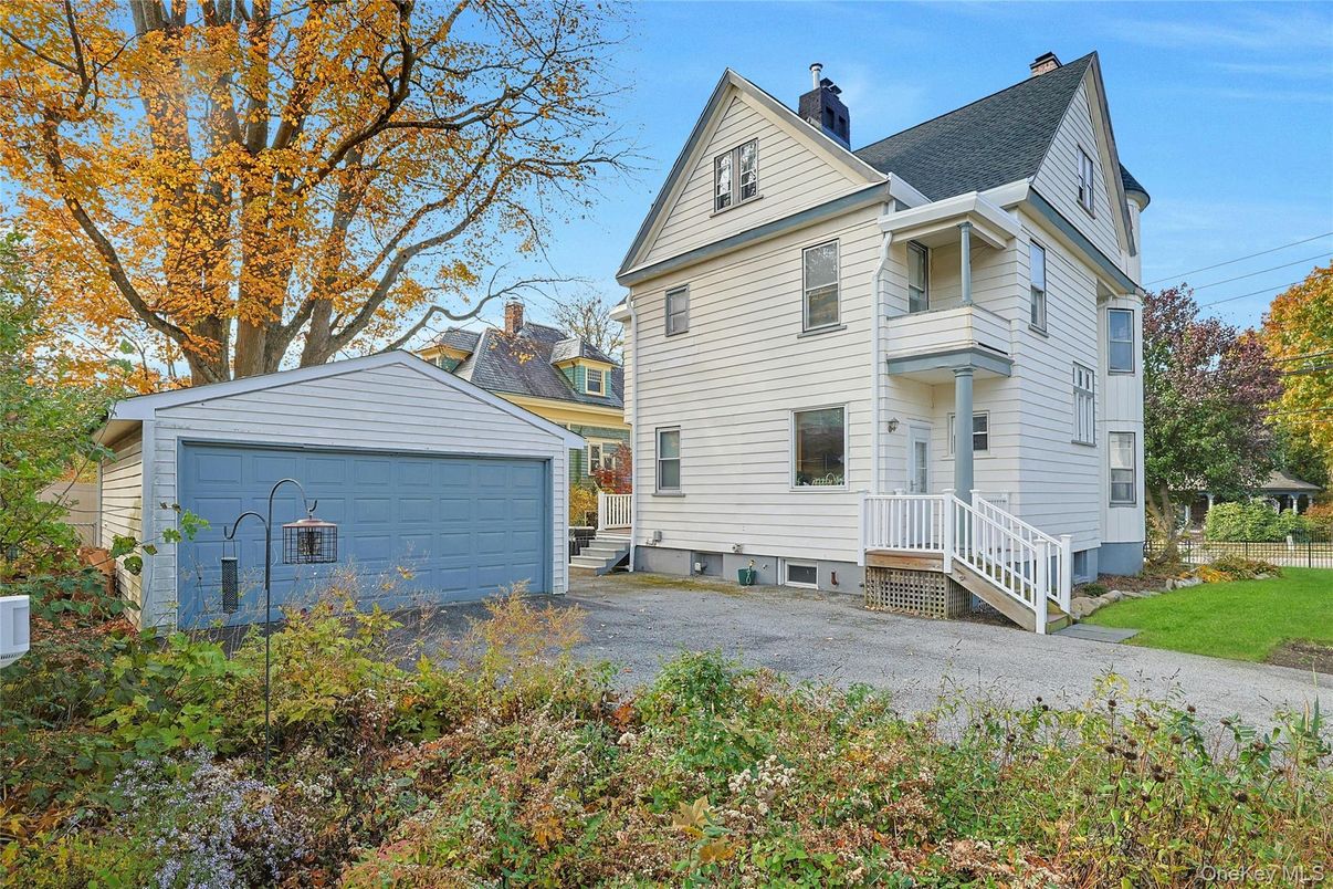 Backyard, Detached Garage, Exterior