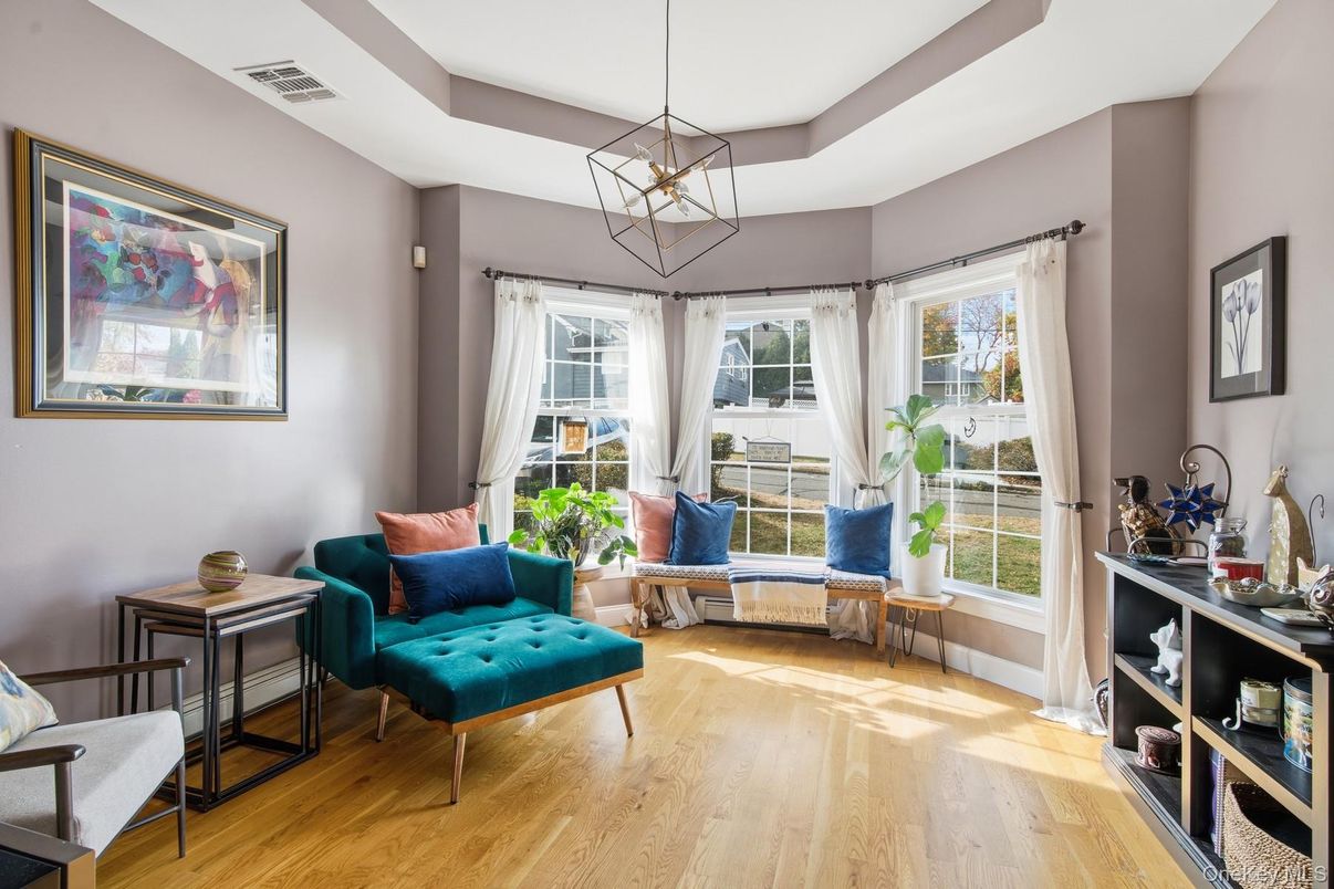 Interior, Pendant Lights, Wood Texture Flooring