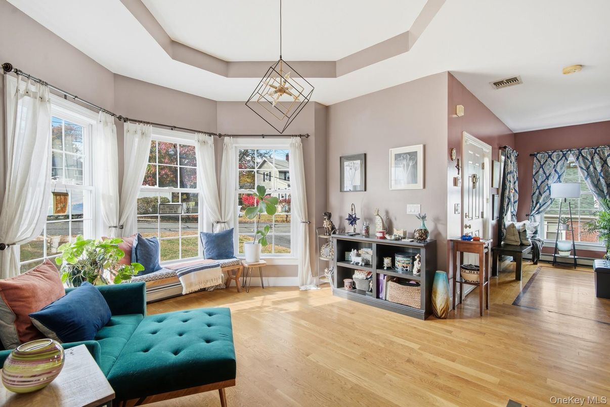 Interior, Living room, Pendant Lights, Wood Texture Flooring