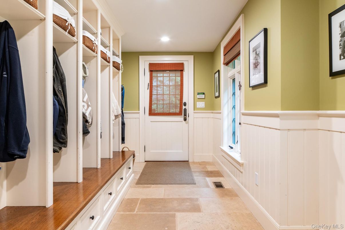 Interior, Recessed Lighting, Walk-in Closets
