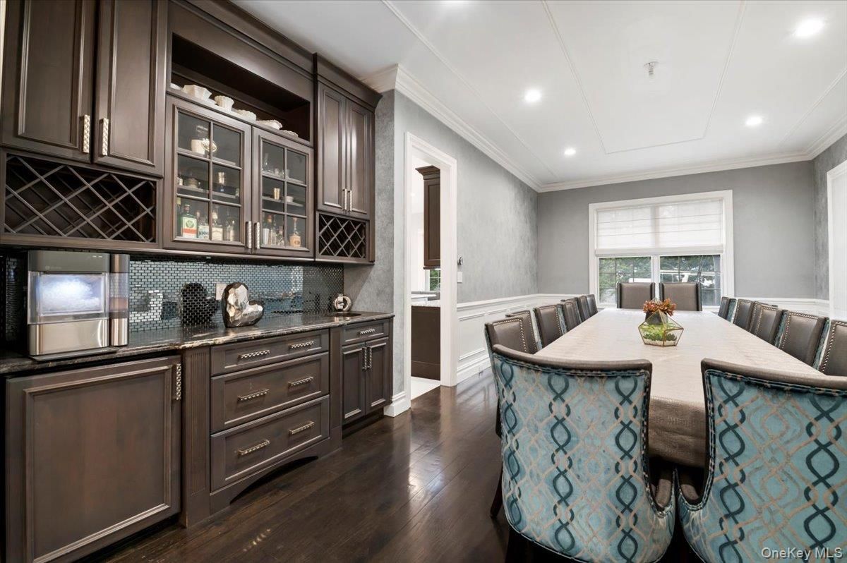 Dining room, Interior, Kitchen, Recessed Lighting, Wood Texture Flooring