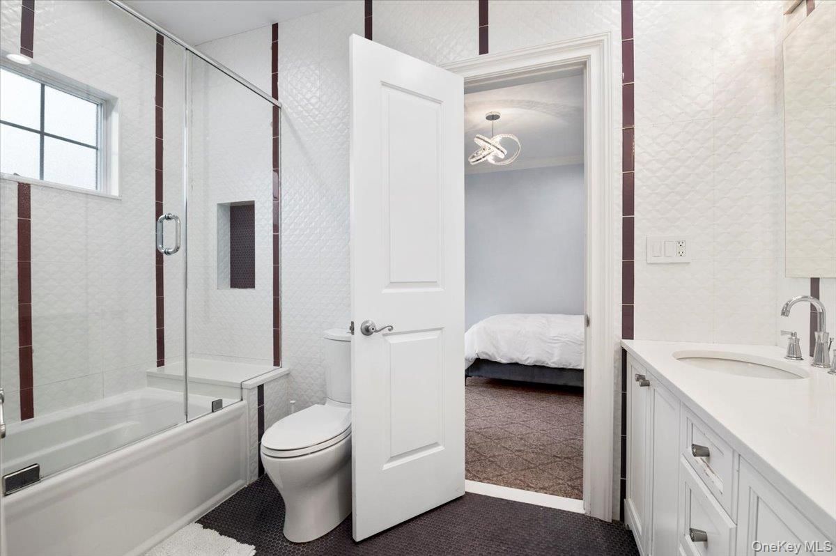 Bathroom, Bedroom, Glass Shower, Interior, Pendant Lights