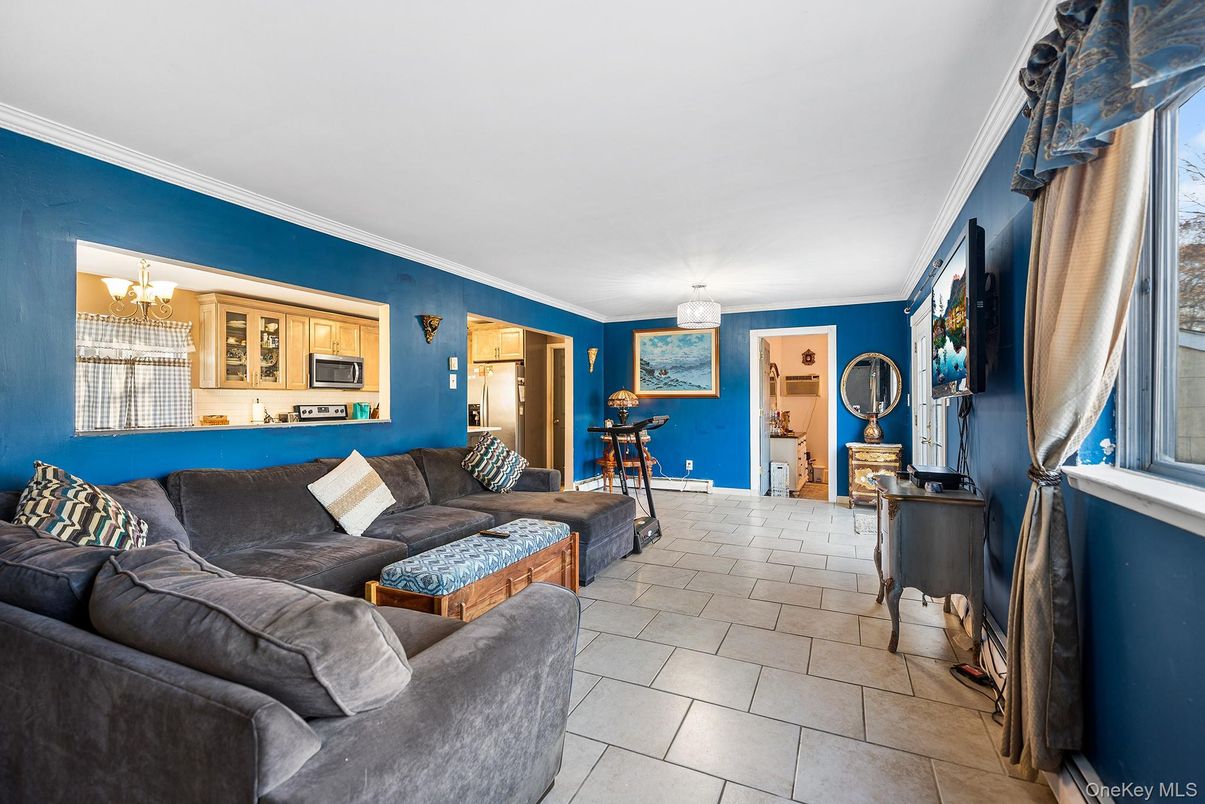 Chandelier, Interior, Living room