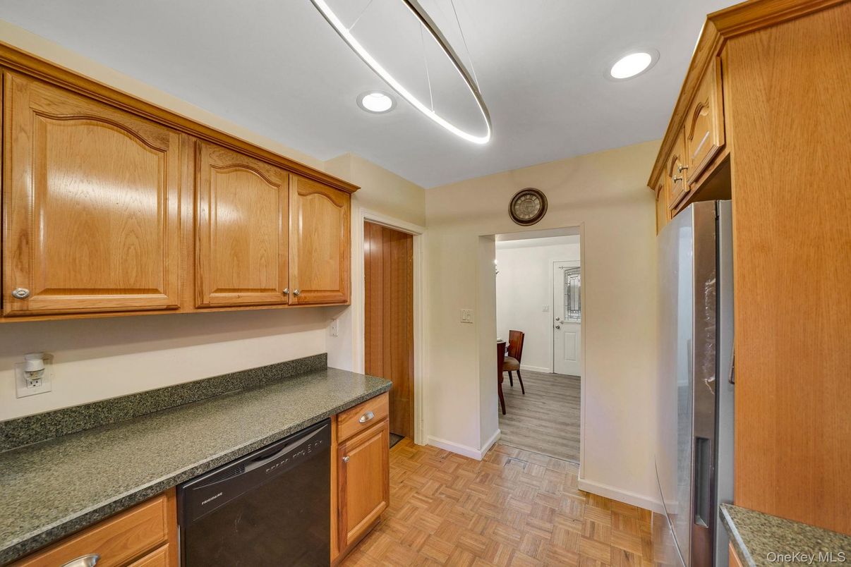 Interior, Kitchen, Recessed Lighting, Wood Texture Flooring