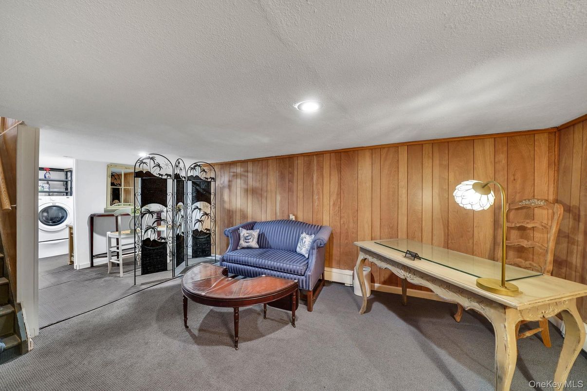 Interior, Recessed Lighting, Washer, Wooden Walls