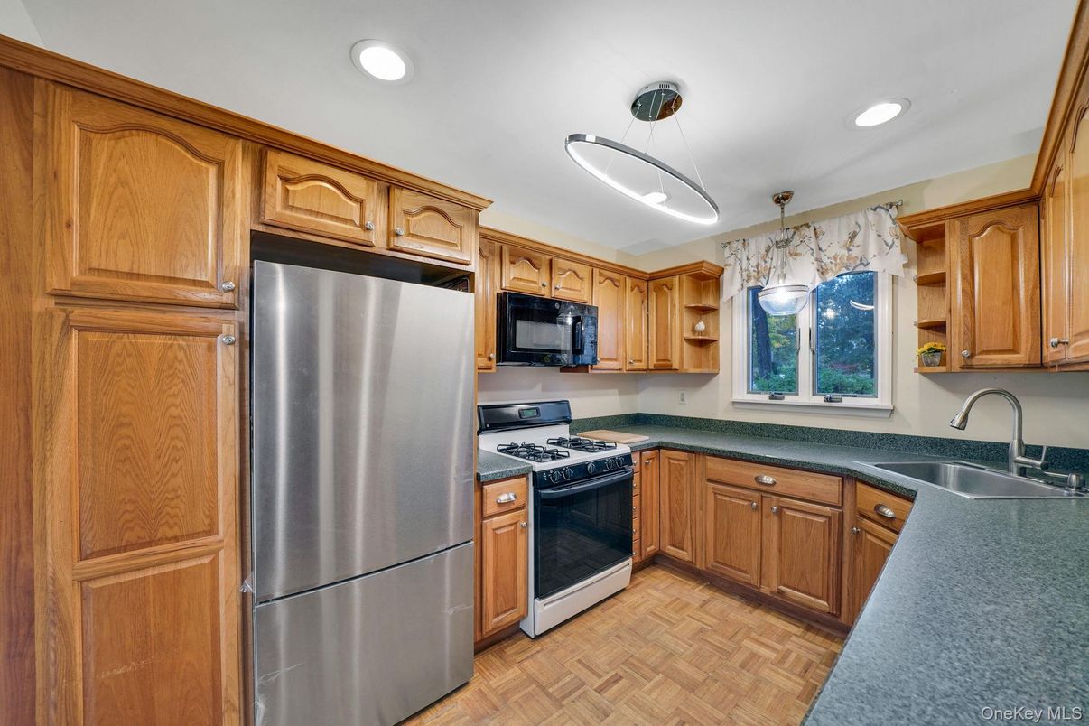 Interior, Kitchen, Recessed Lighting, Wood Texture Flooring