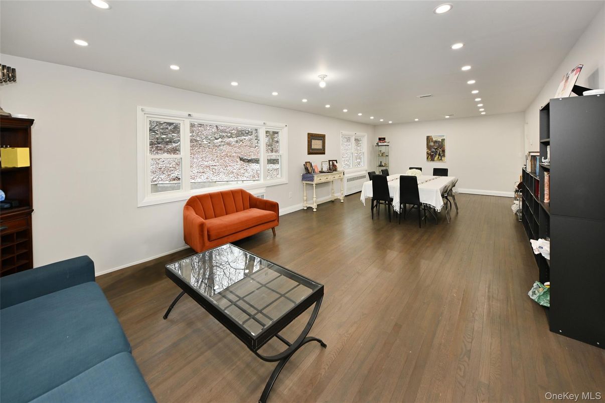 Dining room, Interior, Living room, Recessed Lighting, Wood Texture Flooring