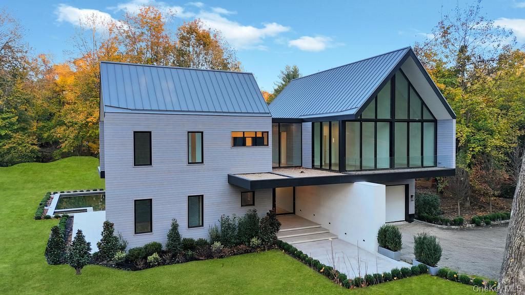 Backyard, Exterior, Facade, Farmhouse