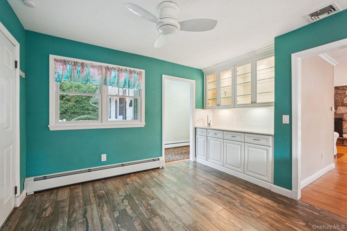 Empty room, Interior, Kitchen, Wood Texture Flooring