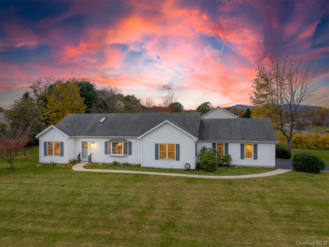 Backyard, Exterior, Facade, Farmhouse