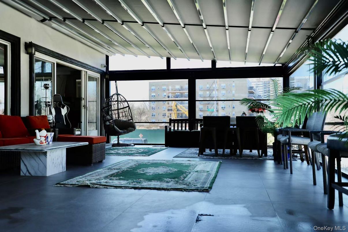 Dining room, Interior