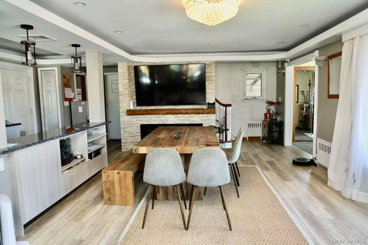 Dining room, Fireplace, Interior, Recessed Lighting, Wood Texture Flooring
