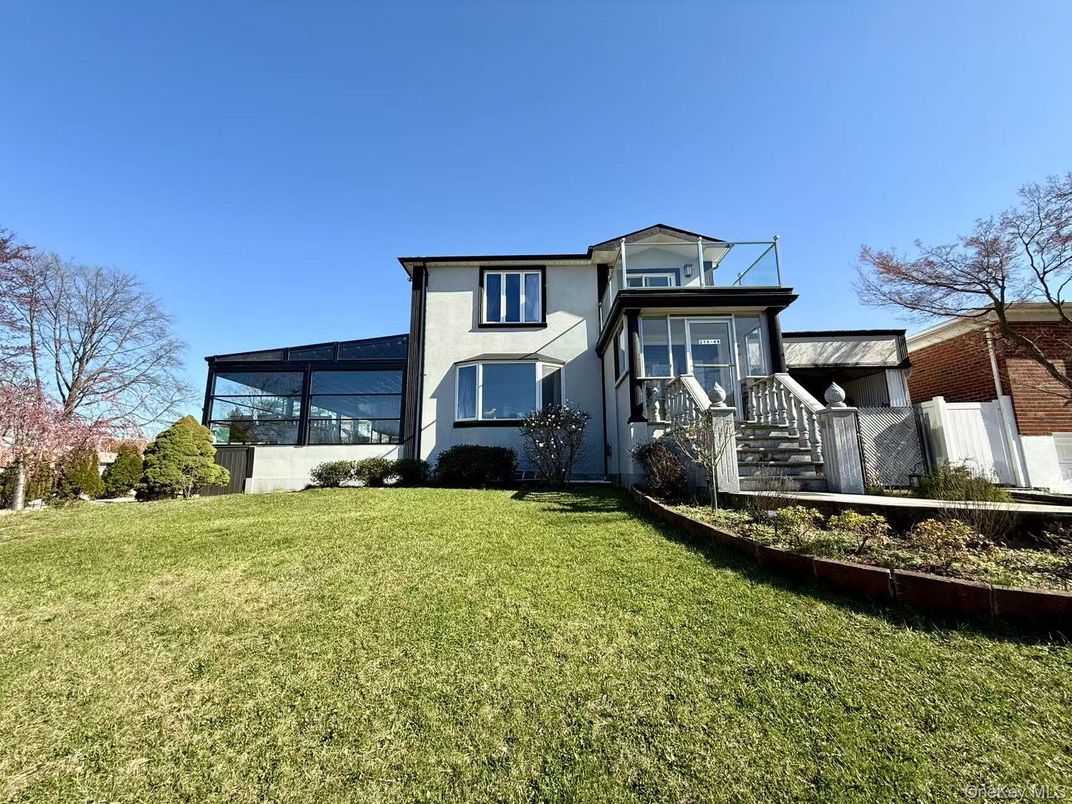 Backyard, Exterior, Facade, Modern