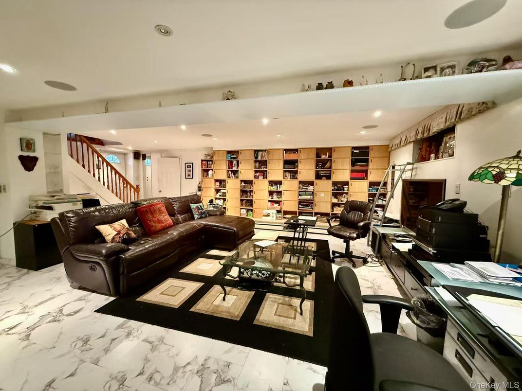 Home Office, Interior, Living room, Marble, Recessed Lighting