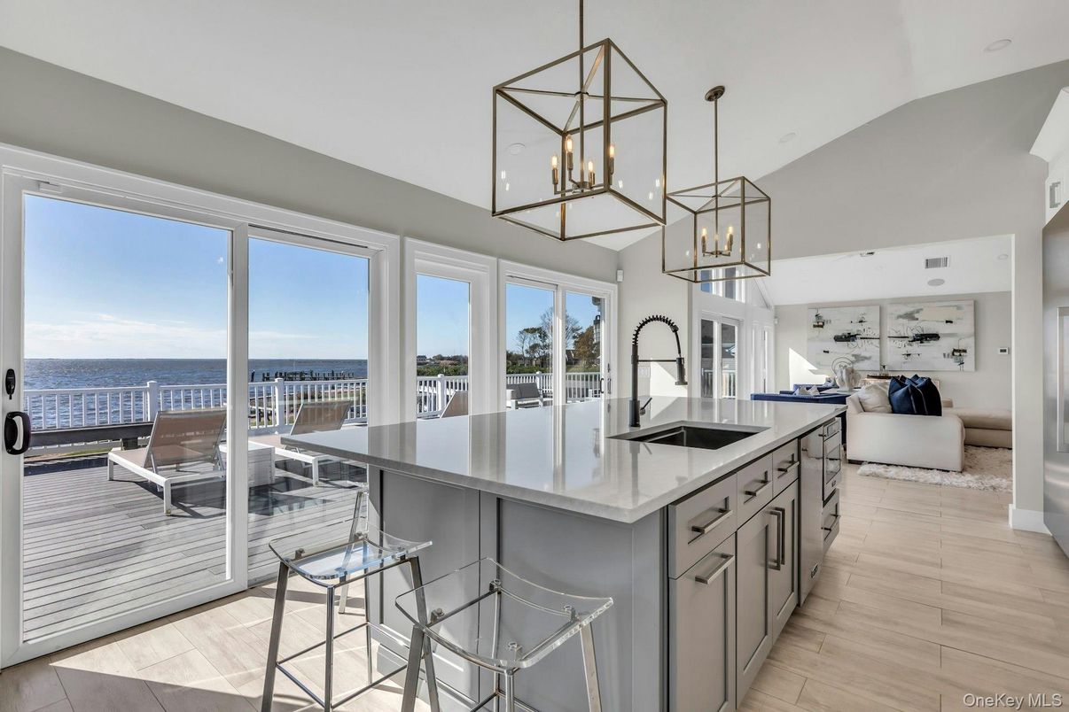 Interior, Kitchen, Living room, Pendant Lights, Recessed Lighting, Water, Wood Texture Flooring