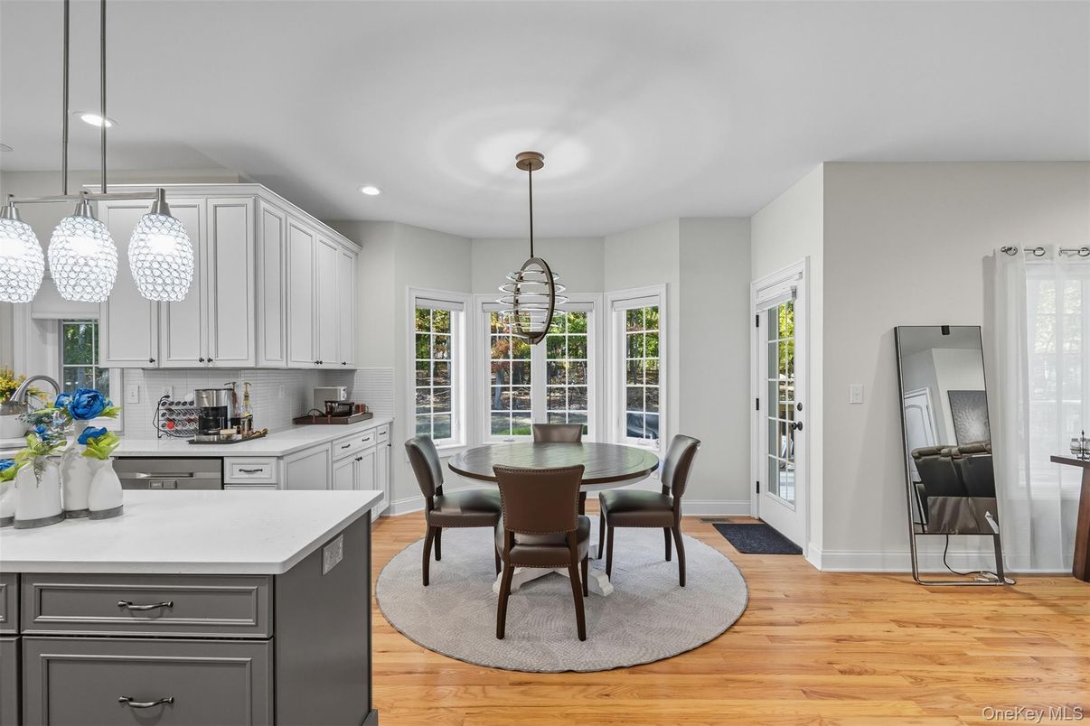 Dining room, Interior, Kitchen, Pendant Lights, Recessed Lighting, Wood Texture Flooring