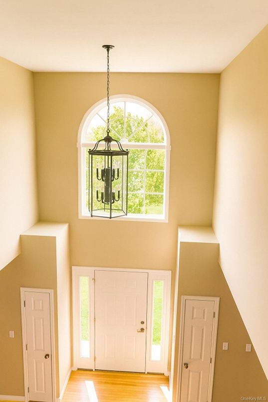 Interior, Pendant Lights, Wood Texture Flooring