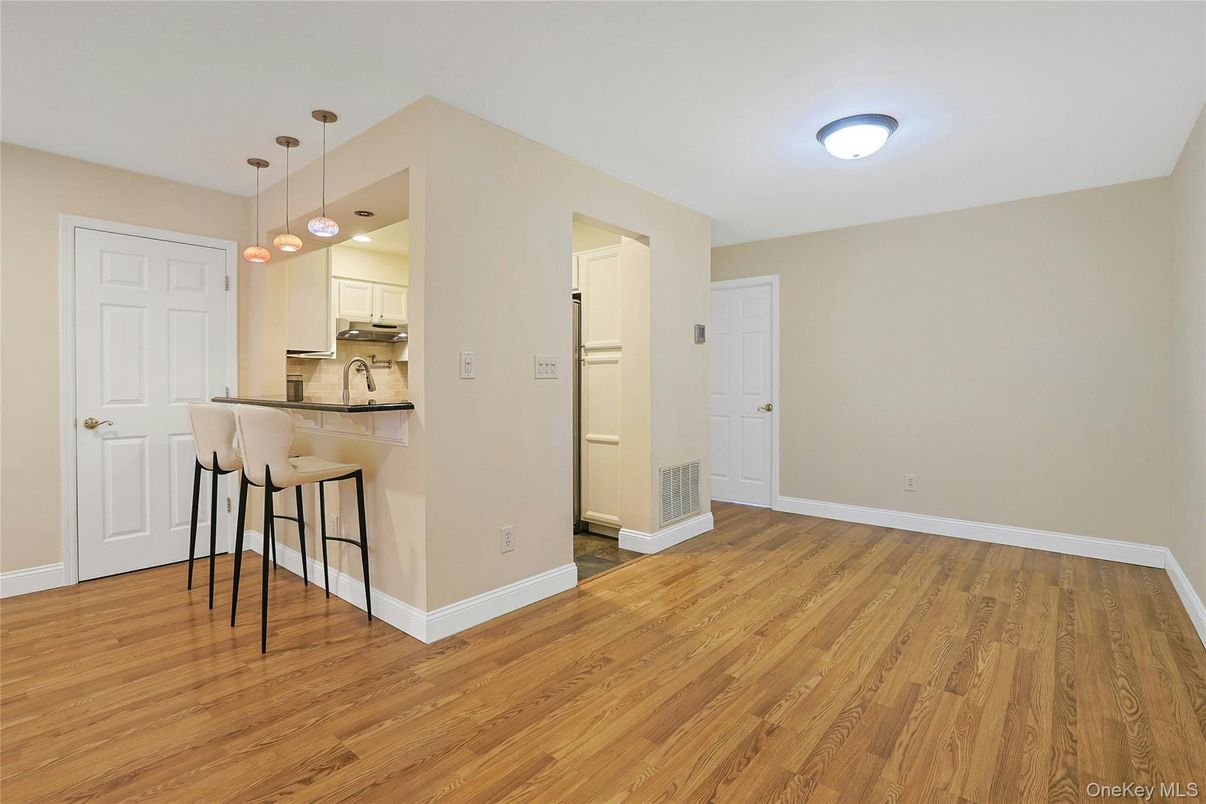Interior, Kitchen, Pendant Lights, Wood Texture Flooring
