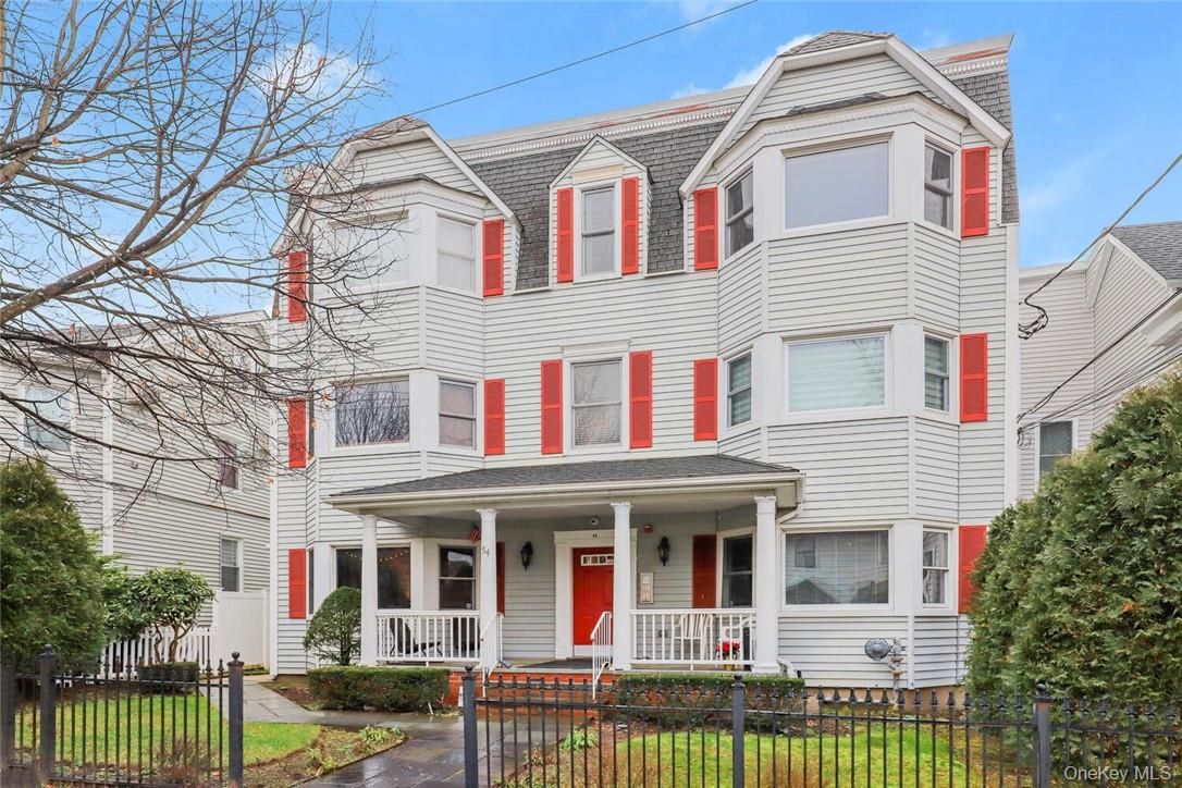 Exterior, Facade, Queen Anne Victorian