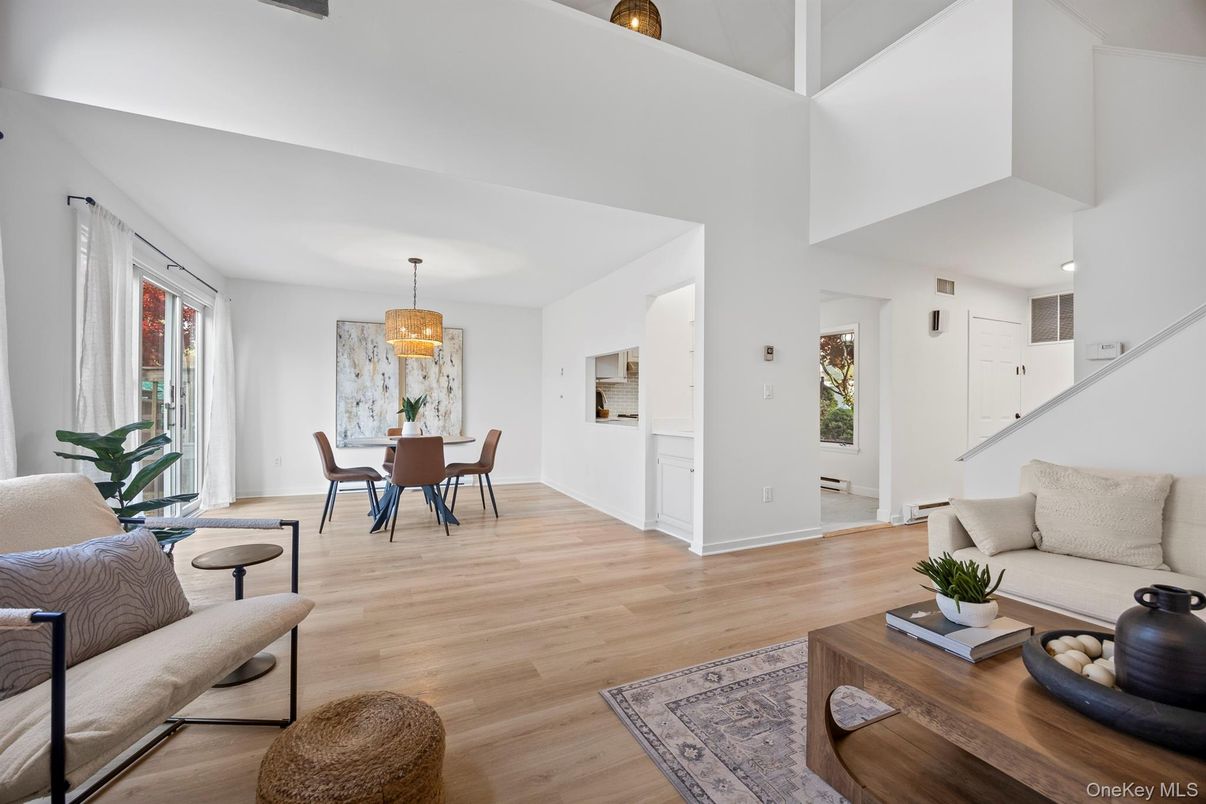 Chandelier, Dining room, Interior, Living room, Wood Texture Flooring