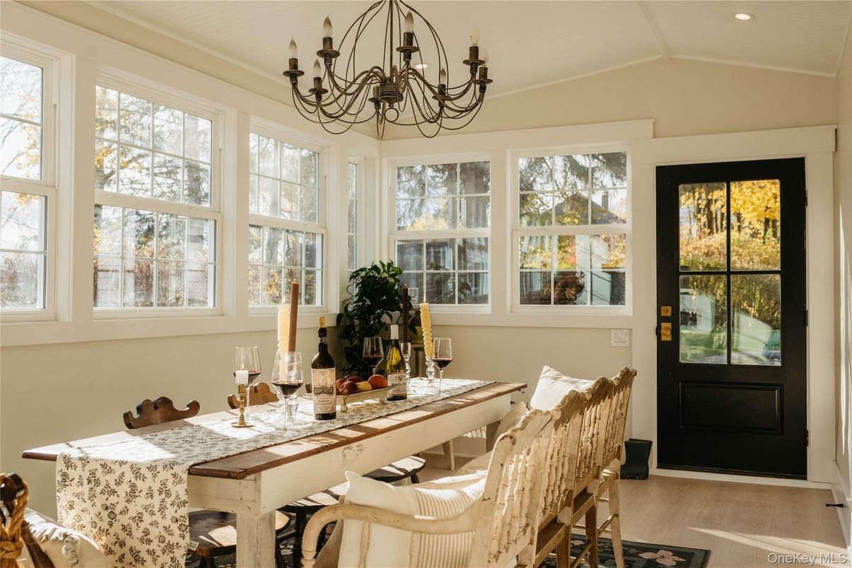 Chandelier, Dining room, Interior, Recessed Lighting, Wood Texture Flooring