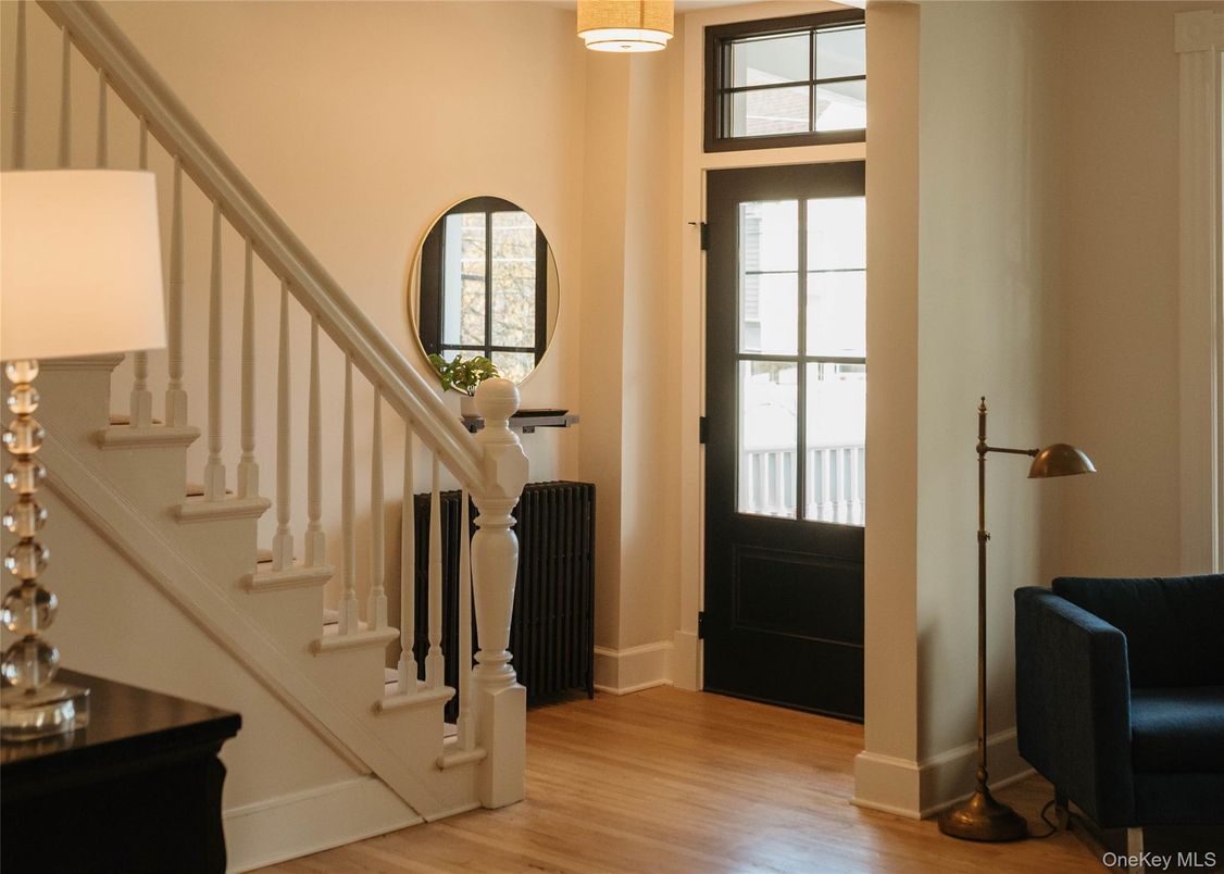 Interior, Pendant Lights, Wood Texture Flooring