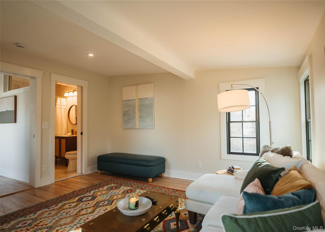 Bathroom, Interior, Living room, Recessed Lighting, Wood Texture Flooring