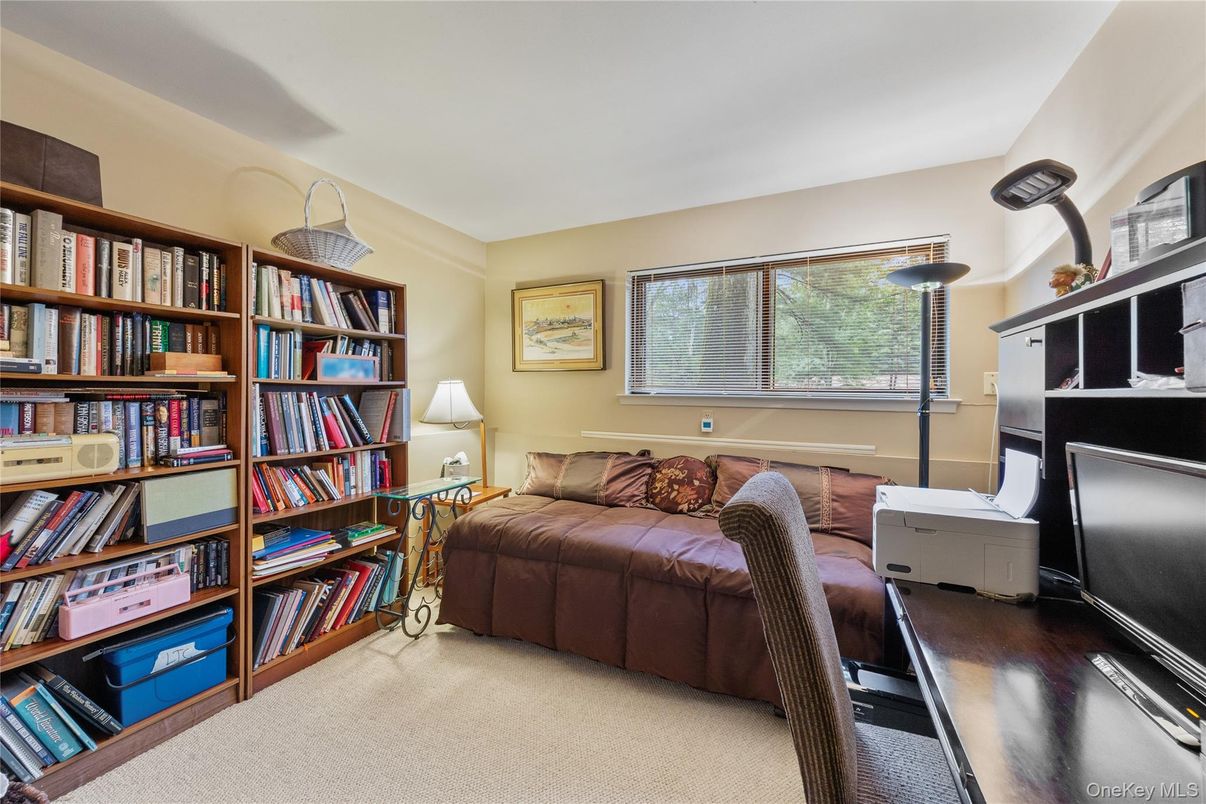 Home Office, Interior