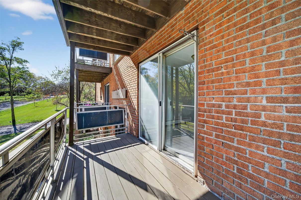 Exterior, Wood Texture Flooring