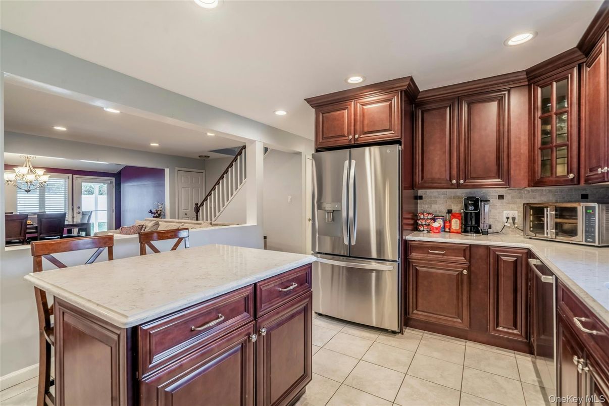 Chandelier, Dining room, Interior, Kitchen, Recessed Lighting, Stainless Steel Appliances