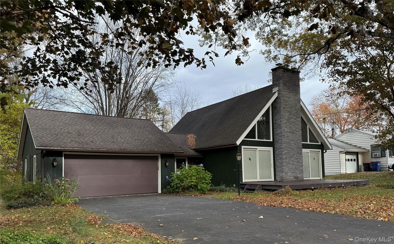 Attached, Exterior, Facade, A Frame