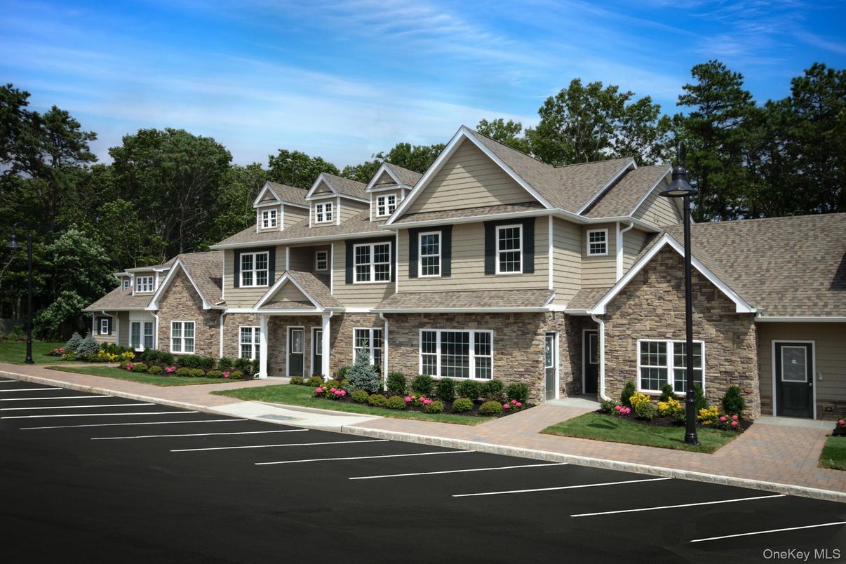 Exterior, Facade, Queen Anne Victorian