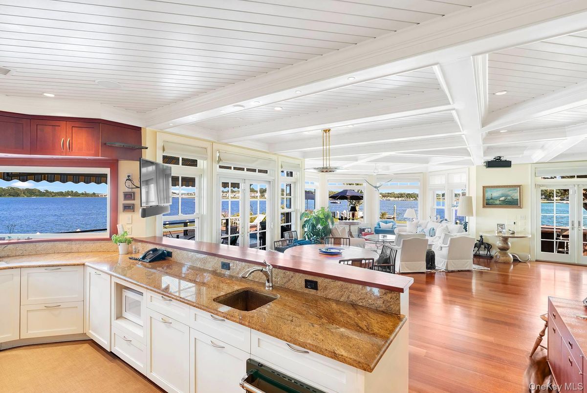 Dining room, Interior, Kitchen, Recessed Lighting, Water, Wood Texture Flooring