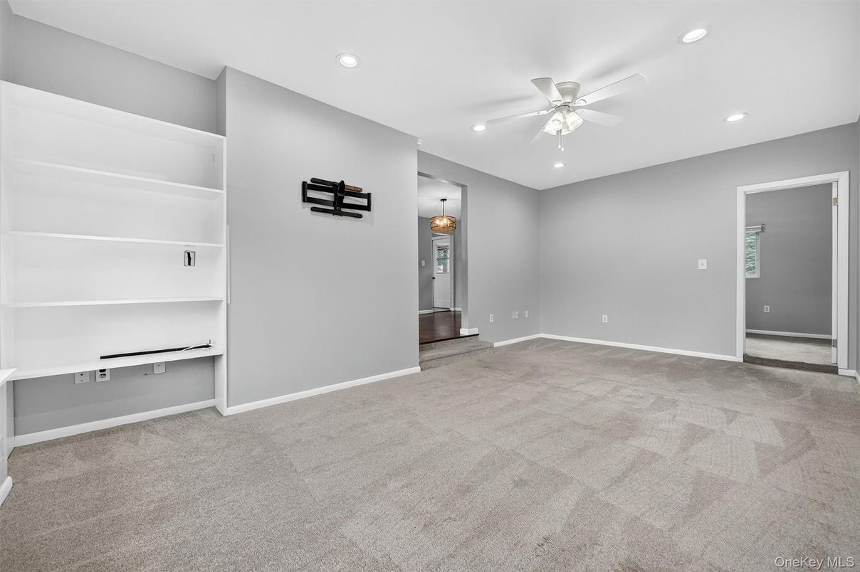 Empty room, Interior, Recessed Lighting
