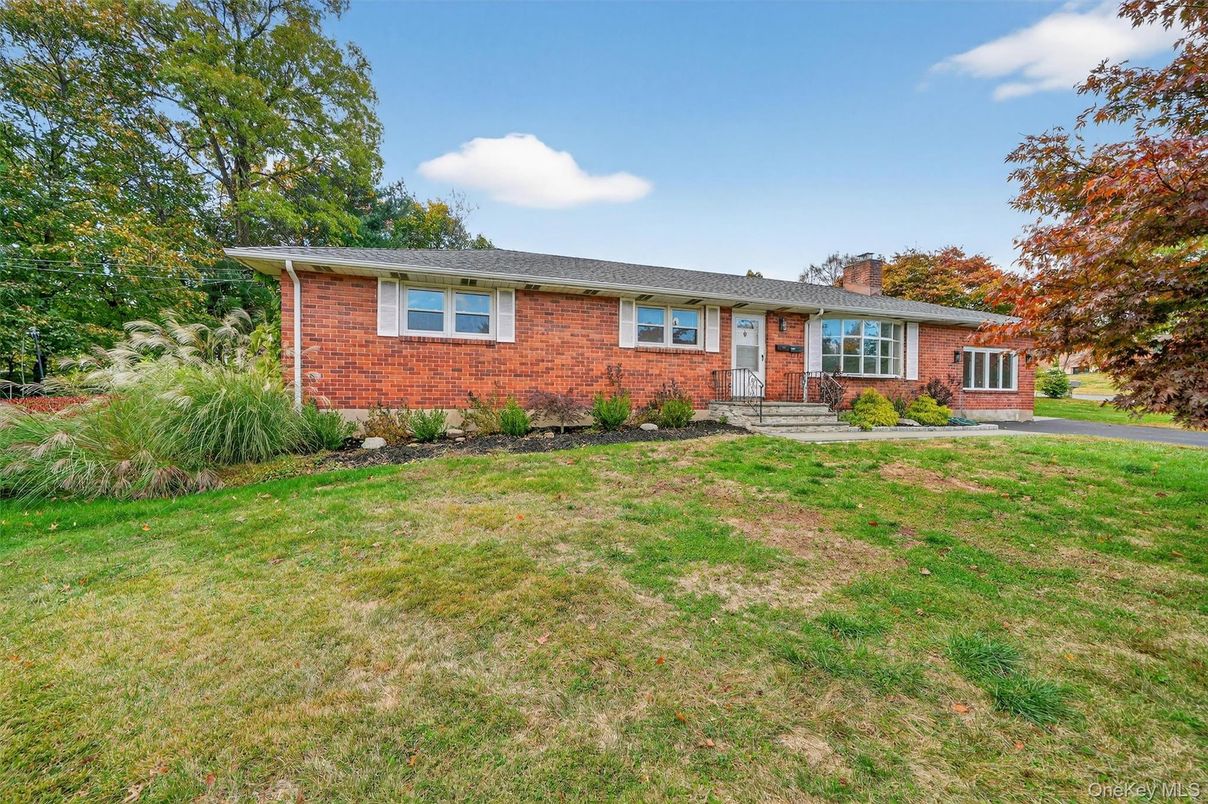 Exterior, Facade, Brick Facade, Ranch